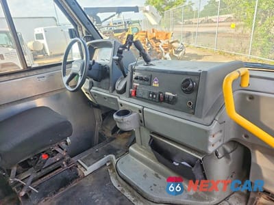 Zdjęcie 8 z 13 samochodu: 2013 ISUZU NPR HD DELIVERY VAN VIN:JALB4T173D7W01327 - miniatura
