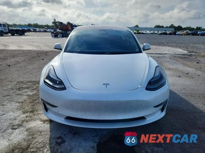 Piąte zdjęcie samochodu w środku: 2023 TESLA MODEL 3 VIN:5YJ3E1EA2PF599856 - miniatura