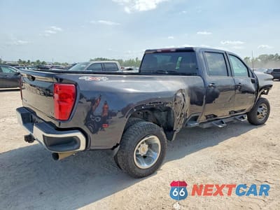 Trzecie zdjęcie samochodu z tyłu: 2024 CHEVROLET SILVERADO K3500 LT VIN:1GC4YTEY9RF141816 - miniatura
