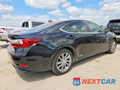 Trzecie zdjęcie samochodu z tyłu: 2018 LEXUS ES 300H VIN:JTHBW1GG0J2191309 - miniatura