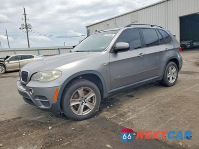 2013 BMW X5 XDRIVE35I 5UXZV4C58D0B03083 - główne zdjęcie licytacji z USA - miniatura