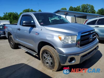 Czwarte zdjęcie samochodu z boku: 2011 TOYOTA TUNDRA GRADE VIN:5TFKY5F10BX004607 - miniatura