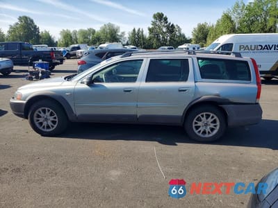 Drugie zdjęcie samochodu z przodu: 2004 VOLVO XC70 VIN:YV1SZ59H541123579 - miniatura