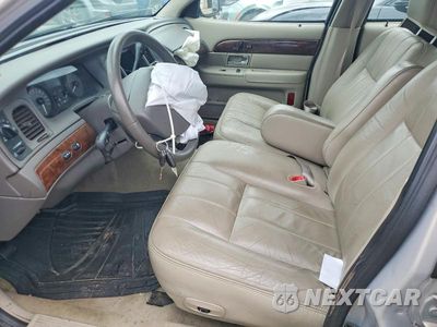 Zdjęcie 7 z 12 samochodu: 2010 MERCURY GRAND MARQUIS LS VIN:2MEBM7FV8AX602414 - miniatura