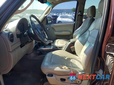 Zdjęcie 7 z 13 samochodu: 2004 JEEP LIBERTY LIMITED VIN:1J4GL58K54W137960 - miniatura