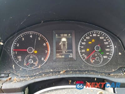 Zdjęcie 9 z 12 samochodu: 2011 VOLKSWAGEN EOS KOMFORT VIN:WVWBA7AH1BV001201 - miniatura