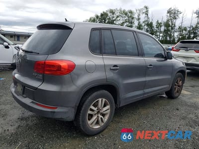 Trzecie zdjęcie samochodu z tyłu: 2013 VOLKSWAGEN TIGUAN S VIN:WVGBV3AX5DW584594 - miniatura