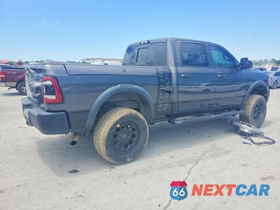 Trzecie zdjęcie samochodu z tyłu: 2021 RAM 2500 POWERWAGON VIN:3C6TR5EJ5MG520396 - miniatura
