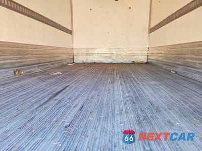 Zdjęcie 10 z 13 samochodu: 2014 ISUZU NPR REFRIGERATED BOX TRUCK VIN:JALC4W162E7003051 - miniatura