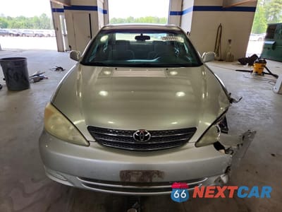 Piąte zdjęcie samochodu w środku: 2004 TOYOTA CAMRY LE VIN:4T1BE32K14U290267 - miniatura