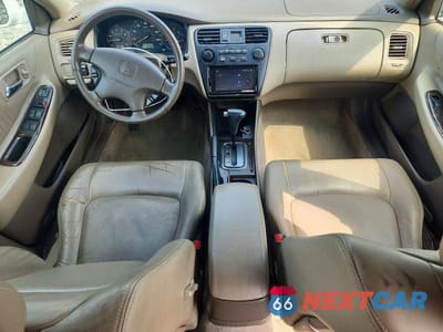 Zdjęcie 8 z 12 samochodu: 2001 HONDA ACCORD EX VIN:JHMCG668X1C021106 - miniatura