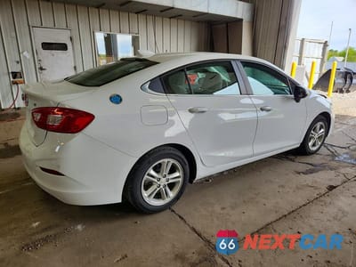 Trzecie zdjęcie samochodu z tyłu: 2016 CHEVROLET CRUZE LT VIN:1G1BE5SM9G7327353 - miniatura