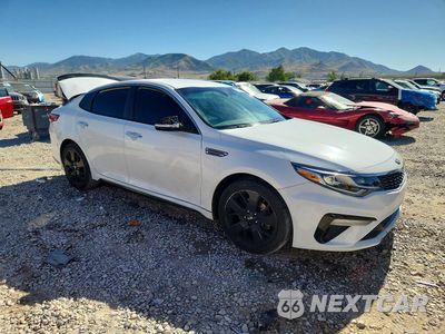 Czwarte zdjęcie samochodu z boku: 2020 KIA OPTIMA S VIN:5XXGT4L36LG405415 - miniatura