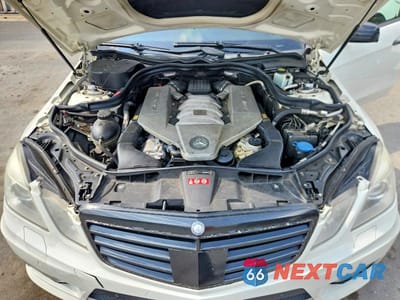 Zdjęcie 11 z 12 samochodu: 2010 MERCEDES-BENZ E 63 AMG VIN:WDDHF7HBXAA117067 - miniatura
