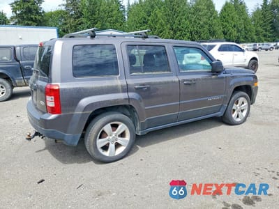 Trzecie zdjęcie samochodu z tyłu: 2016 JEEP PATRIOT LATITUDE VIN:1C4NJPFA2GD599577 - miniatura