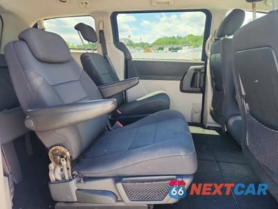 Zdjęcie 11 z 14 samochodu: 2010 DODGE GRAND CARAVAN SE VIN:2D4RN4DE2AR108085 - miniatura
