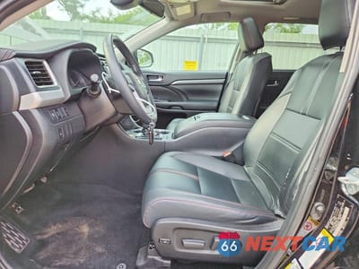 Zdjęcie 7 z 13 samochodu: 2019 TOYOTA HIGHLANDER SE VIN:5TDJZRFH9KS622317 - miniatura