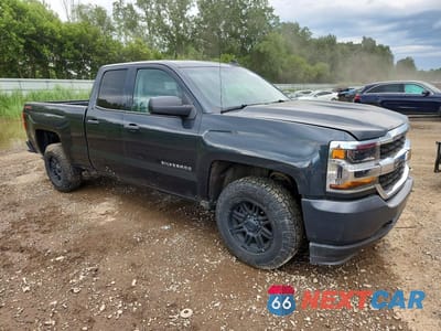 Czwarte zdjęcie samochodu z boku: 2019 CHEVROLET SILVERADO LD K1500 BASE VIN:2GCVKNEC7K1182108 - miniatura