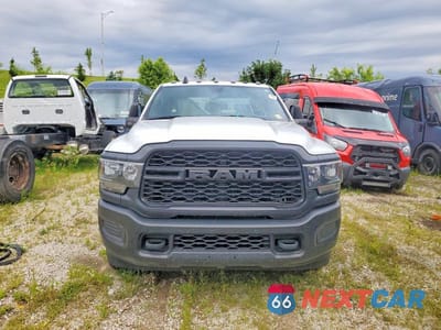 Drugie zdjęcie samochodu z przodu: 2023 RAM 3500 TRADESMAN VIN:3C63RRGL1PG652002 - miniatura