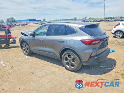 Drugie zdjęcie samochodu z przodu: 2025 FORD ESCAPE ST LINE VIN:1FMCU0MZ5SUA27423 - miniatura