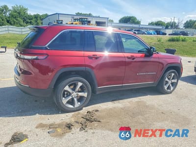Trzecie zdjęcie samochodu z tyłu: 2023 JEEP GRAND CHEROKEE LIMITED 4XE VIN:1C4RJYB63P8795044 - miniatura