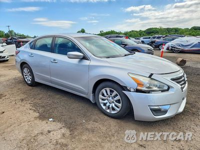 Czwarte zdjęcie samochodu z boku: 2015 NISSAN ALTIMA 2.5 S VIN:1N4AL3AP9FN380966 - miniatura