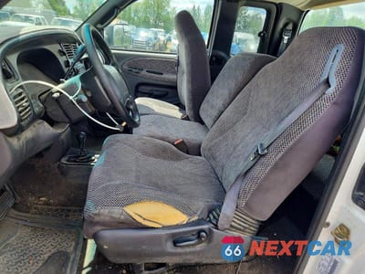 Zdjęcie 7 z 12 samochodu: 2000 DODGE RAM 1500 VIN:3B7HF13Y0YG116881 - miniatura
