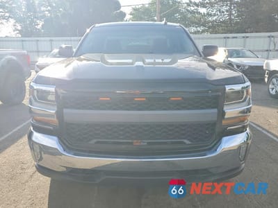 Piąte zdjęcie samochodu w środku: 2016 CHEVROLET SILVERADO K1500 LT VIN:1GCVKREC7GZ340274 - miniatura