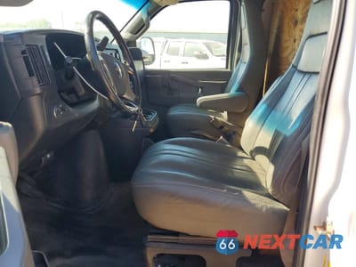 Zdjęcie 7 z 13 samochodu: 2018 CHEVROLET EXPRESS G3500 VIN:1GCZGGFG5J1251138 - miniatura