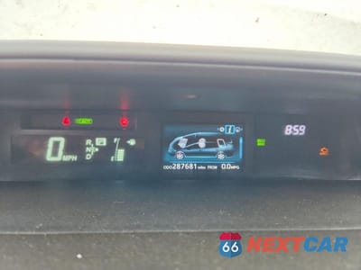Zdjęcie 9 z 12 samochodu: 2015 TOYOTA PRIUS V THREE VIN:JTDZN3EU4FJ028280 - miniatura