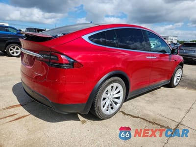 Trzecie zdjęcie samochodu z tyłu: 2020 TESLA MODEL X VIN:5YJXCBE29LF241461 - miniatura
