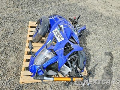 Piąte zdjęcie samochodu w środku: 2025 YAMAHA YZFR7 VIN:JYARM38E5SA019214 - miniatura
