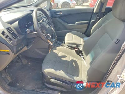 Zdjęcie 7 z 12 samochodu: 2016 KIA FORTE LX VIN:KNAFK4A6XG5534132 - miniatura