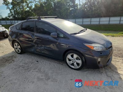 Czwarte zdjęcie samochodu z boku: 2015 TOYOTA PRIUS FIVE VIN:JTDKN3DU7F1957608 - miniatura