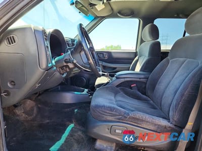 Zdjęcie 7 z 13 samochodu: 2001 CHEVROLET BLAZER VIN:1GNDT13W712196174 - miniatura
