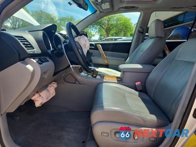 Zdjęcie 7 z 13 samochodu: 2008 TOYOTA HIGHLANDER HYBRID LIMITED VIN:JTEEW44A882014206 - miniatura
