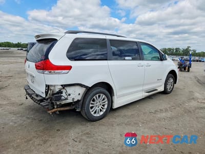Trzecie zdjęcie samochodu z tyłu: 2013 TOYOTA SIENNA XLE 8-PASSENGER VIN:5TDYK3DC7DS289352 - miniatura