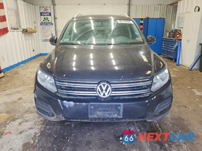 Piąte zdjęcie samochodu w środku: 2014 VOLKSWAGEN TIGUAN S VIN:WVGBV3AX2EW596073 - miniatura