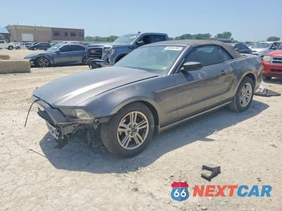 2014 FORD MUSTANG 1ZVBP8EM1E5285779 - główne zdjęcie licytacji z USA - miniatura