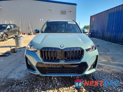Piąte zdjęcie samochodu w środku: 2026 BMW X1 XDRIVE28I VIN:WBX73EF07T5540434 - miniatura