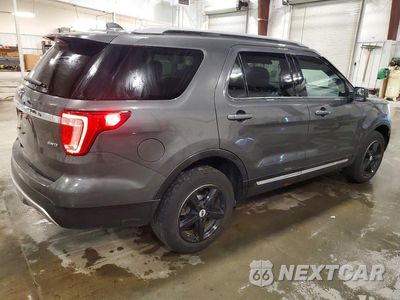 Trzecie zdjęcie samochodu z tyłu: 2017 FORD EXPLORER XLT VIN:1FM5K8D84HGD89013 - miniatura