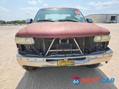 Piąte zdjęcie samochodu w środku: 2001 CHEVROLET SILVERADO K1500 VIN:1GCEK19T91E127188 - miniatura