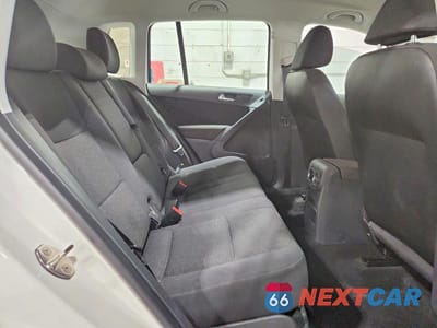 Zdjęcie 11 z 13 samochodu: 2012 VOLKSWAGEN TIGUAN S VIN:WVGCV7AX7CW504710 - miniatura