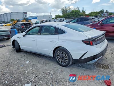 Drugie zdjęcie samochodu z przodu: 2025 HYUNDAI SONATA HYBRID SEL VIN:KMHL34JJ3SA110231 - miniatura