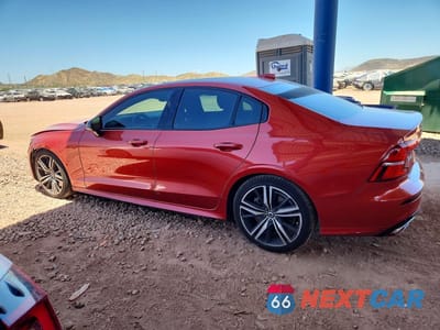 Drugie zdjęcie samochodu z przodu: 2019 VOLVO S60 T6 R-DESIGN VIN:7JRA22TM0KG000620 - miniatura