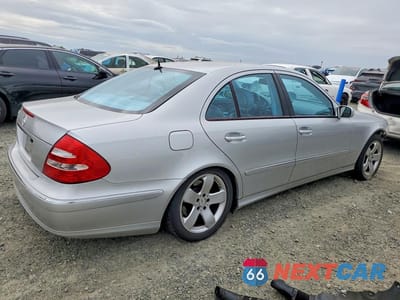 Trzecie zdjęcie samochodu z tyłu: 2004 MERCEDES-BENZ E 320 VIN:WDBUF65J44A500553 - miniatura