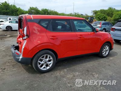 Trzecie zdjęcie samochodu z tyłu: 2020 KIA SOUL S VIN:KNDJ23AU3L7717134 - miniatura