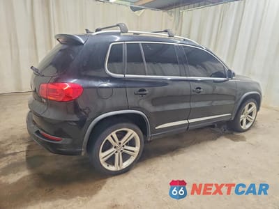 Trzecie zdjęcie samochodu z tyłu: 2016 VOLKSWAGEN TIGUAN S VIN:WVGAV7AX2GW067339 - miniatura