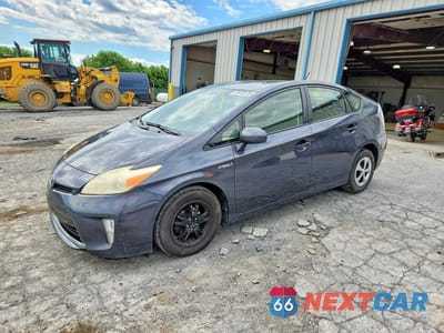 2013 TOYOTA PRIUS TWO JTDKN3DU7D1694761 - główne zdjęcie licytacji z USA - miniatura