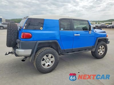 Trzecie zdjęcie samochodu z tyłu: 2007 TOYOTA FJ CRUISER BASE VIN:JTEBU11F370074735 - miniatura